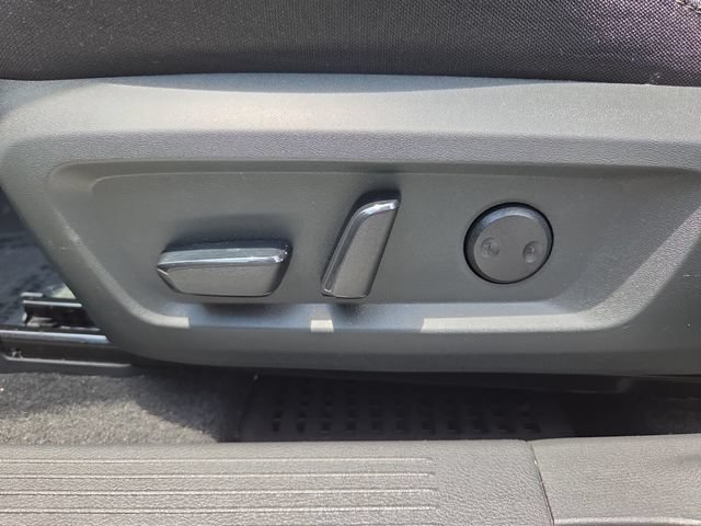 Used 2023 Nissan Rogue SV FWD image 11