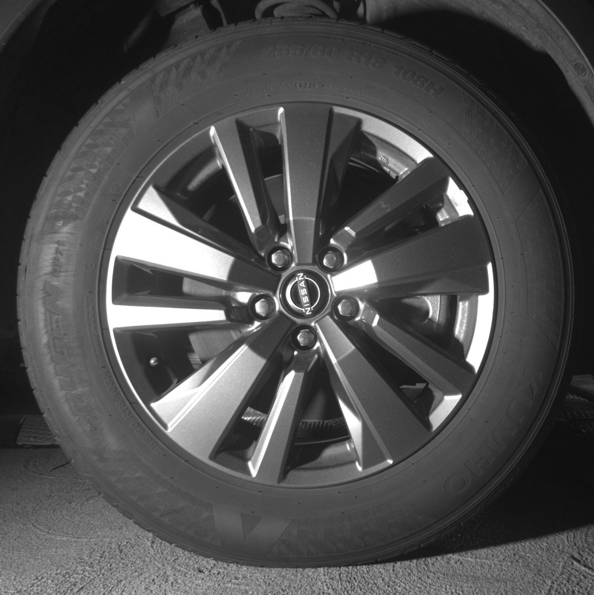 Used 2025 Nissan Pathfinder SV image 12