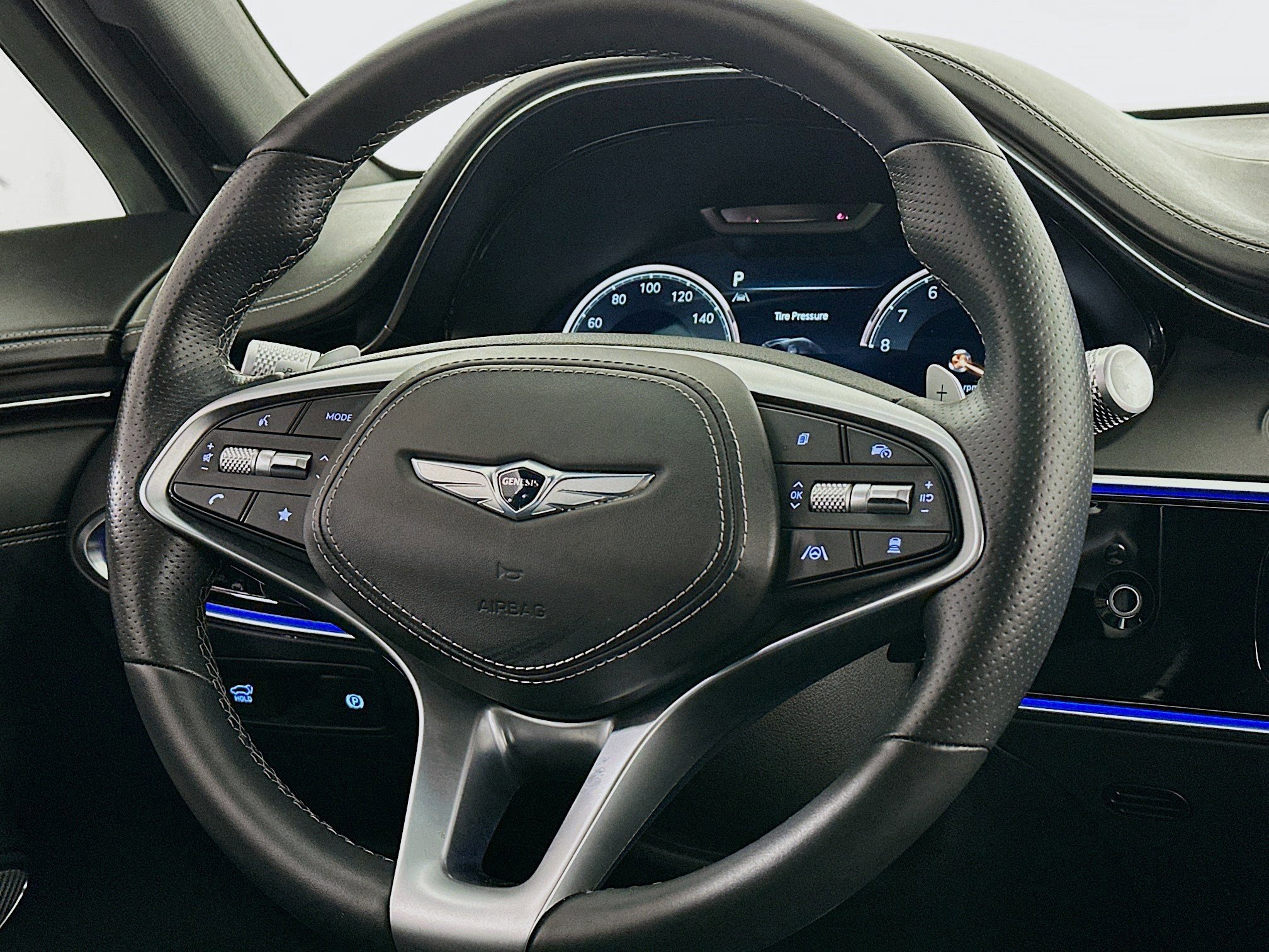 Used 2023 Genesis GV70 2.5T w/ Sport Prestige Package image 8