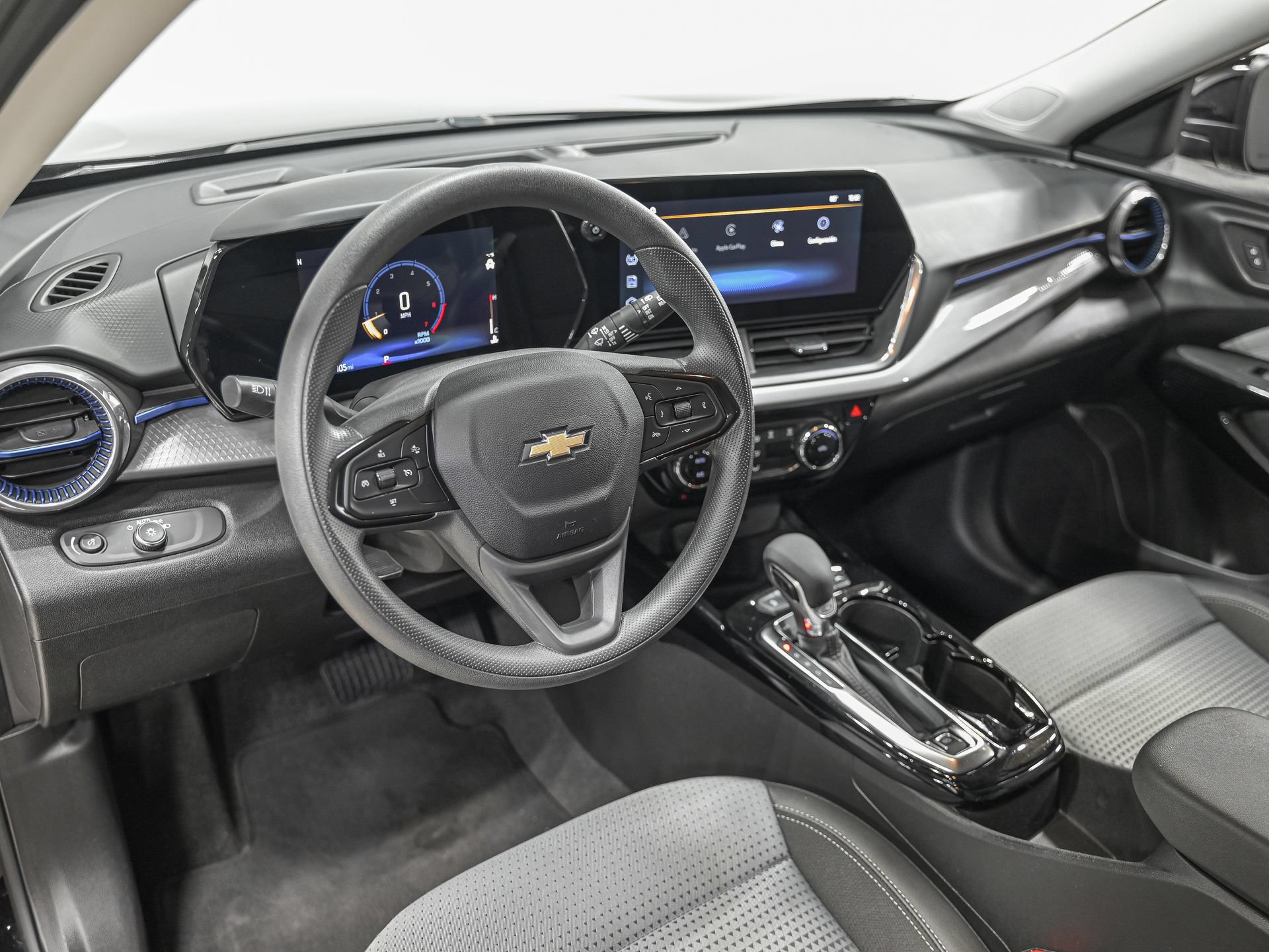 Used 2025 Chevrolet Trax LT FWD image 14