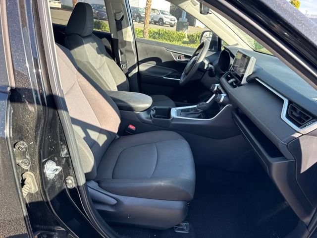 Used 2025 Toyota RAV4 XLE AWD/4WD image 10