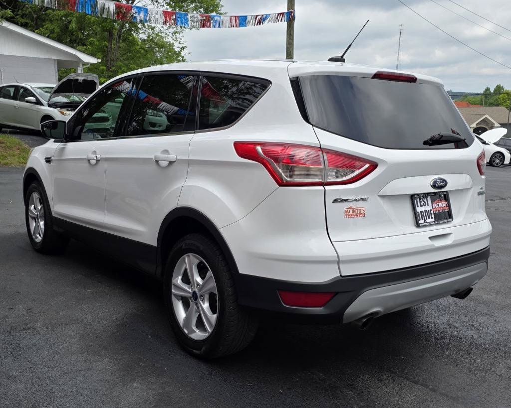 Used 2016 Ford Escape SE FWD image 3