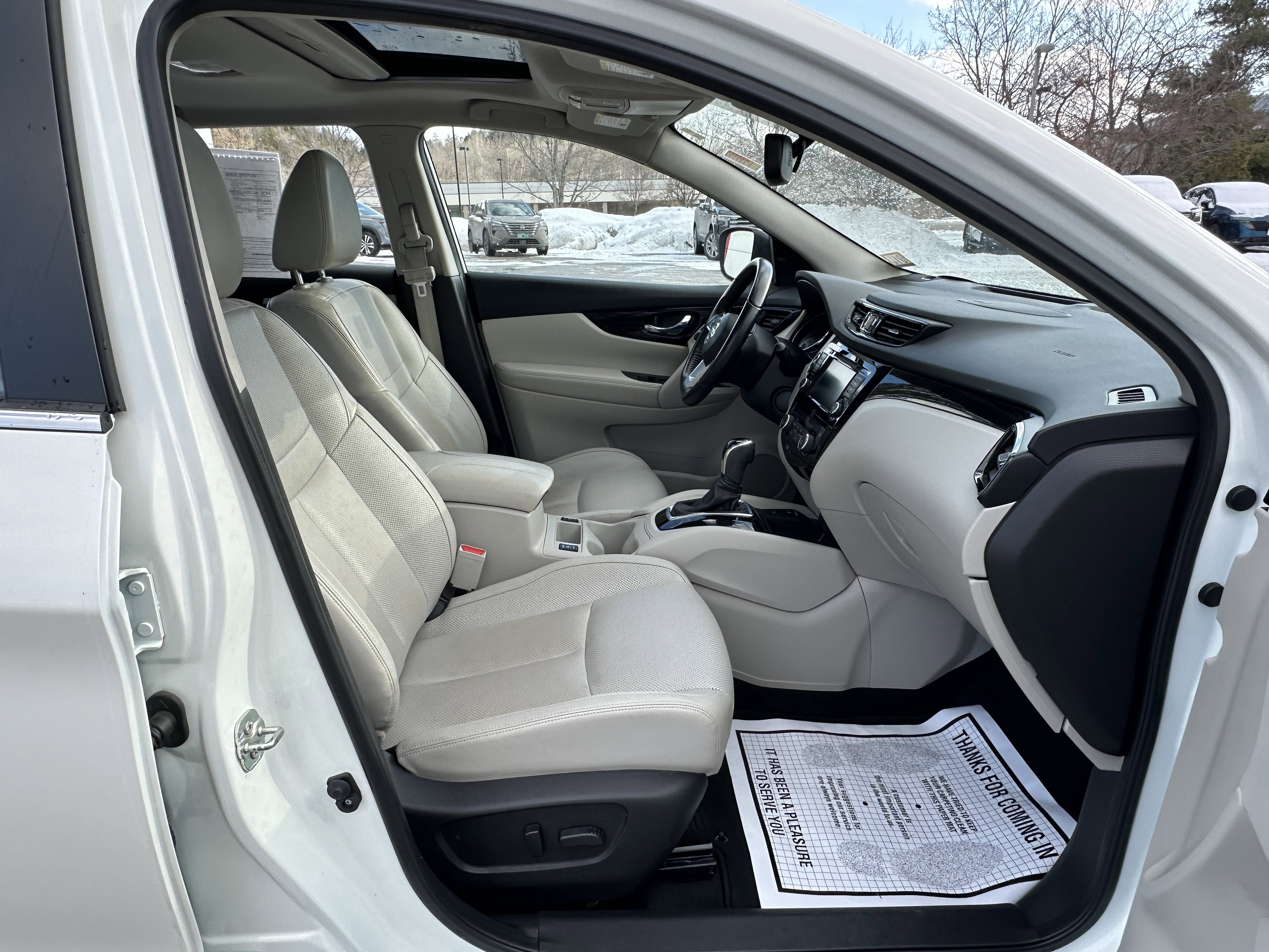 Used 2021 Nissan Rogue Sport SL w/ Premium Package image 17