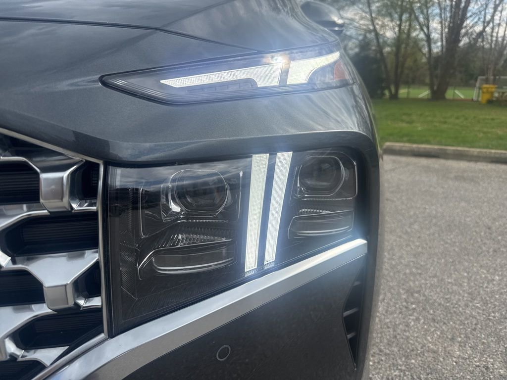 Used 2023 Hyundai Santa Fe Limited w/ Cargo Package AWD/4WD image 4