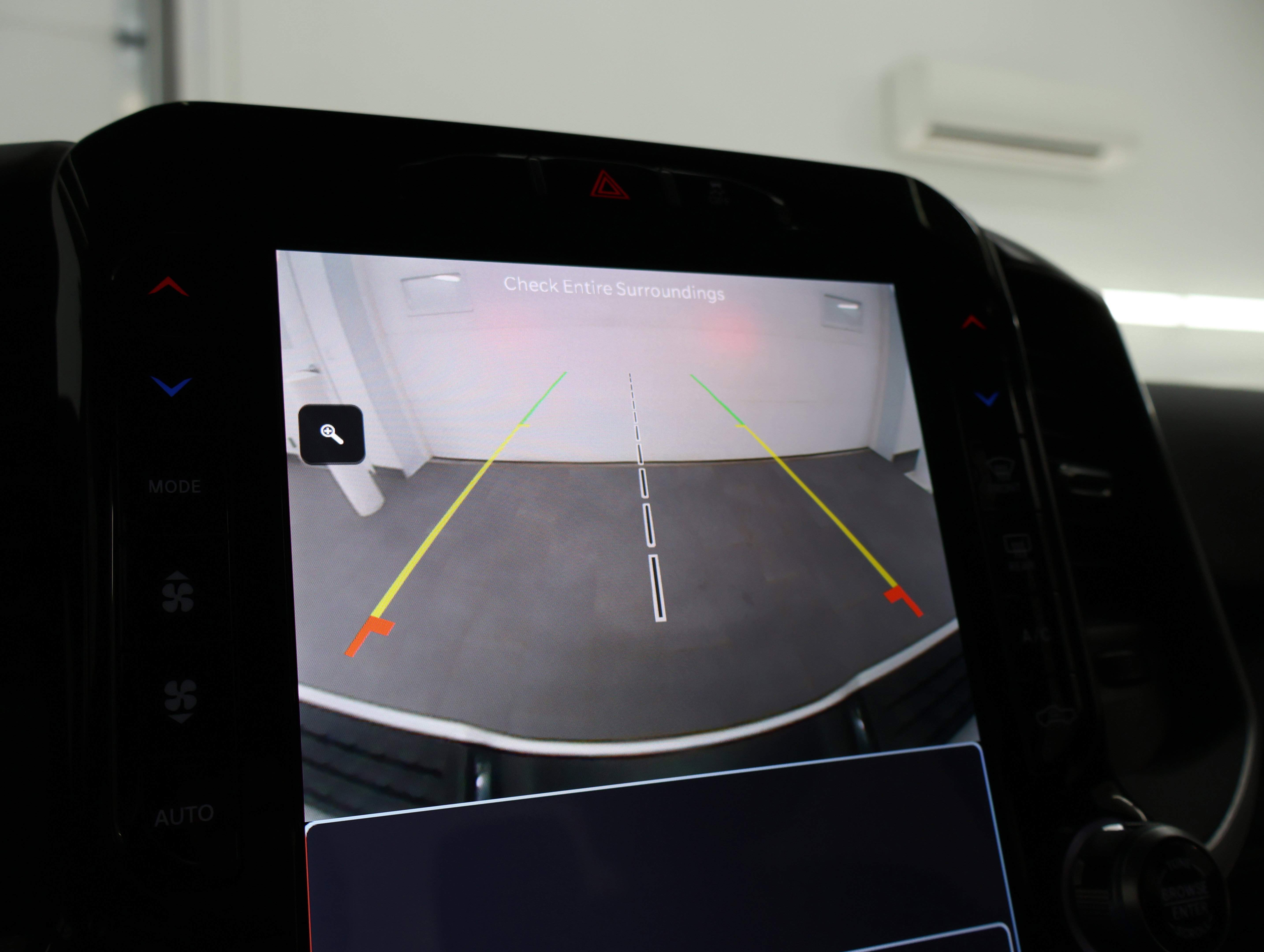 Used 2024 RAM 3500 Big Horn w/ Sport Appearance Package image 16