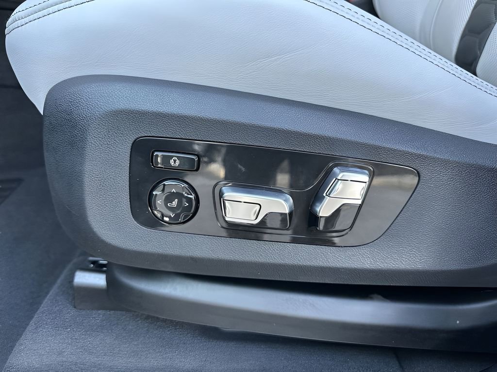 New 2026 BMW X5 M Competition w/ Executive Package image 16