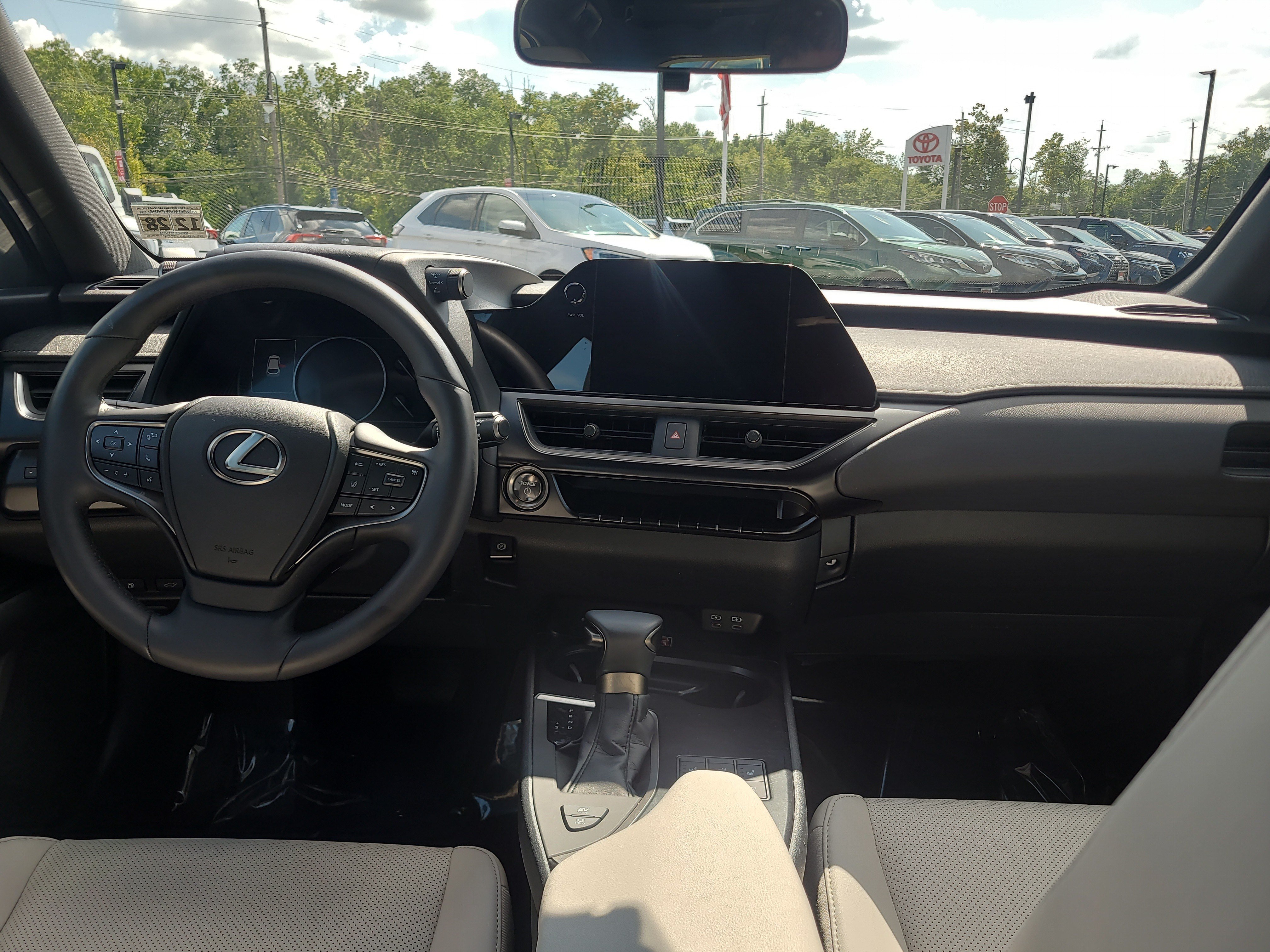 Used 2024 Lexus UX 250h F Sport AWD/4WD image 18