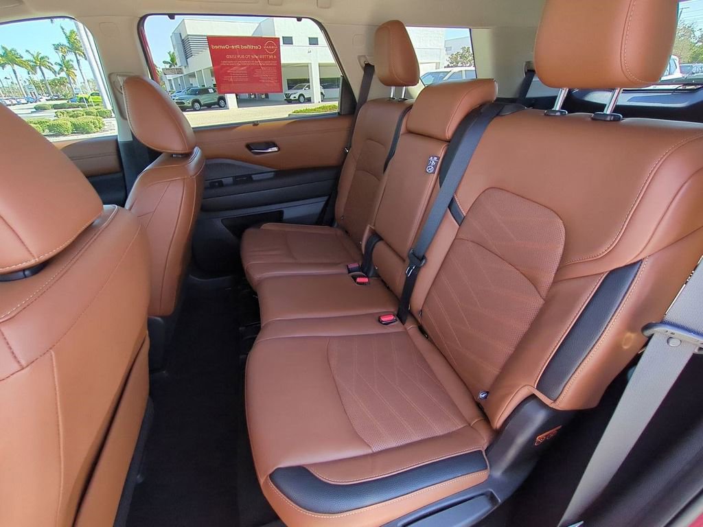 Certified 2022 Nissan Pathfinder Platinum w/ Cargo Package image 14