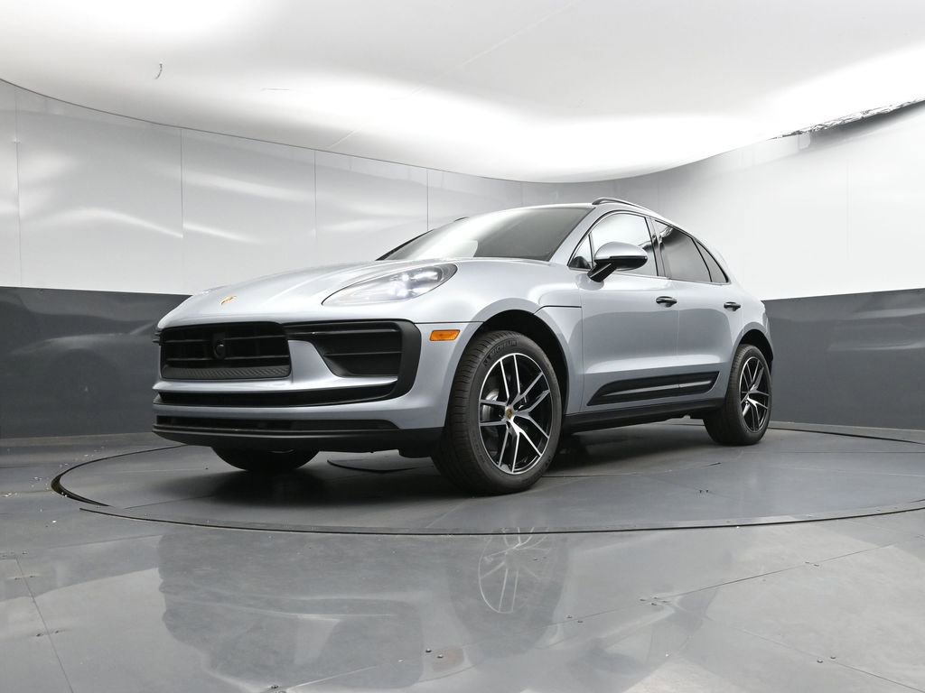 Used 2025 Porsche Macan image 29