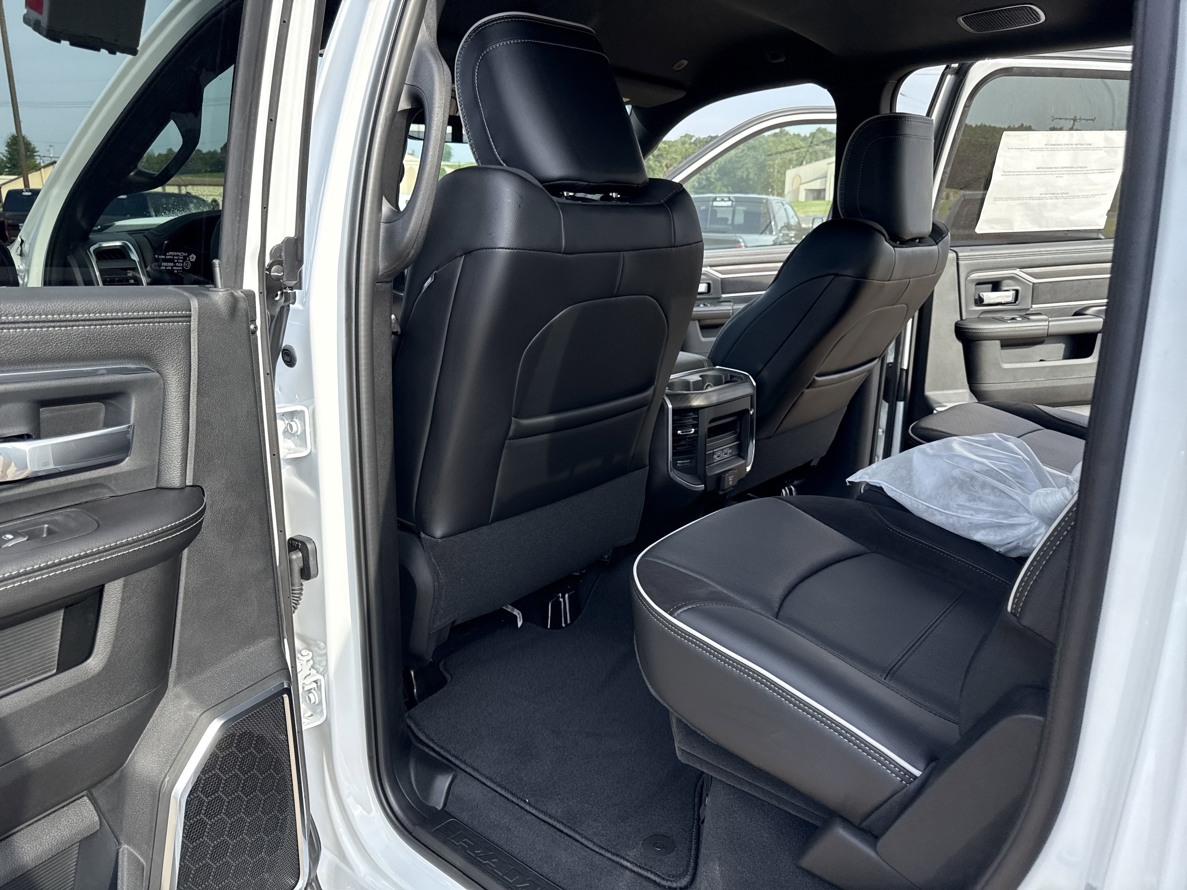 New 2025 RAM 2500 Laramie image 32