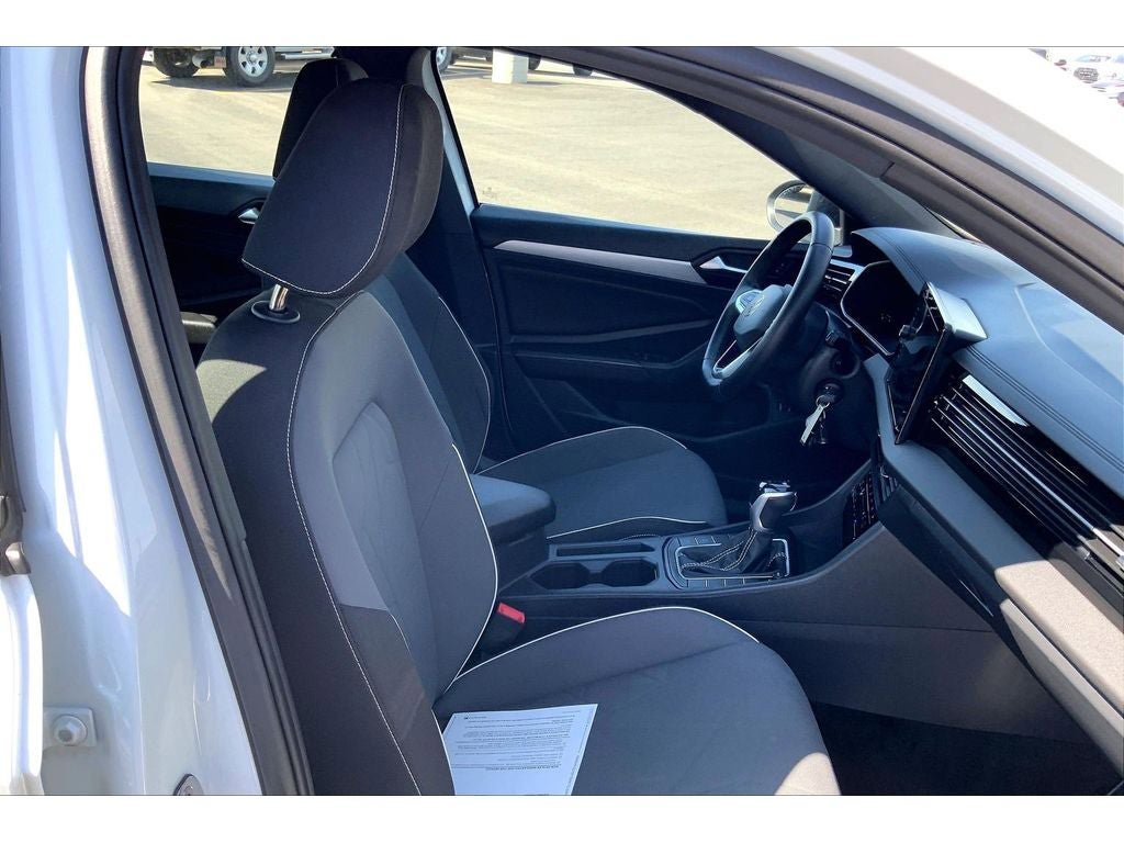 Used 2025 Volkswagen Jetta Sport FWD image 8