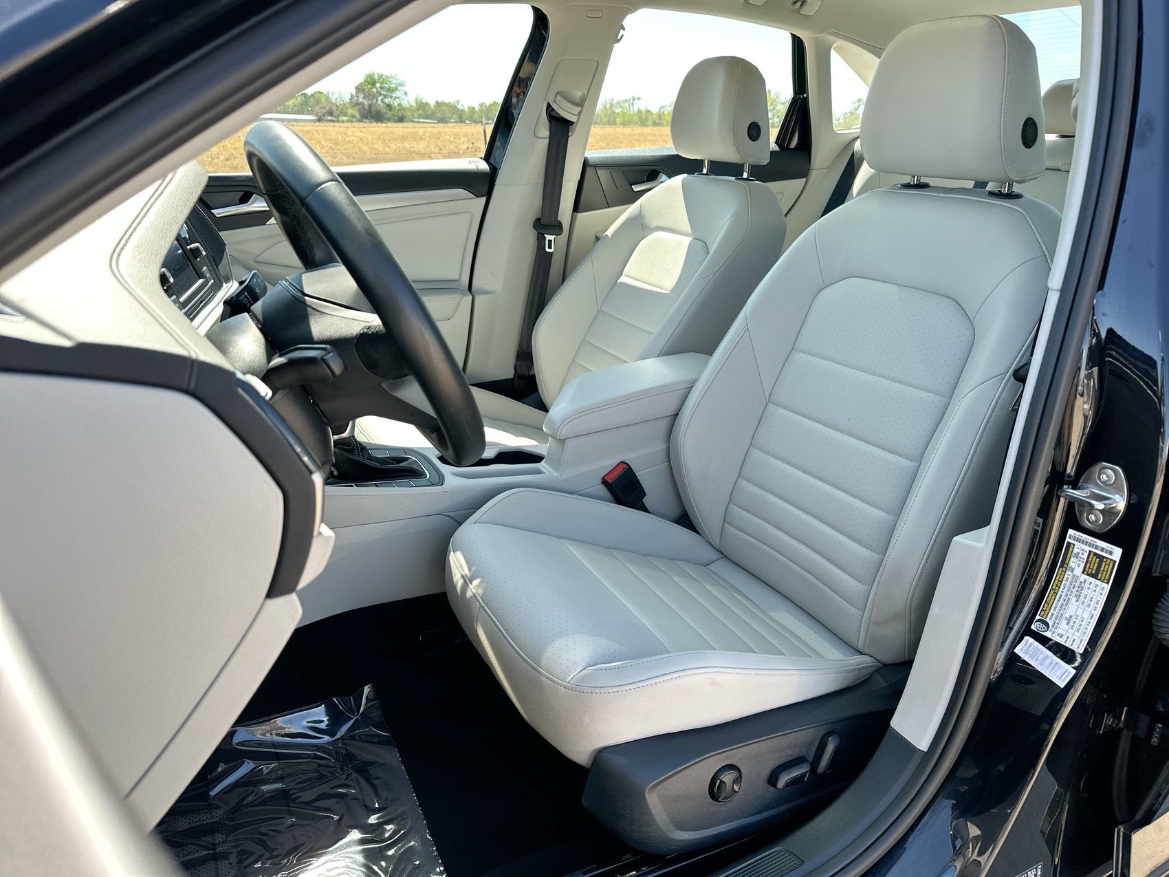 Used 2024 Volkswagen Jetta SE FWD image 11