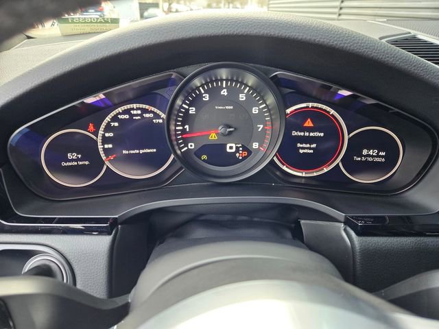 Used 2022 Porsche Cayenne Platinum Edition image 24