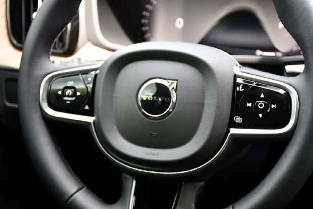 New 2026 Volvo XC60 B5 Plus w/ Protection Package Premier AWD/4WD image 23