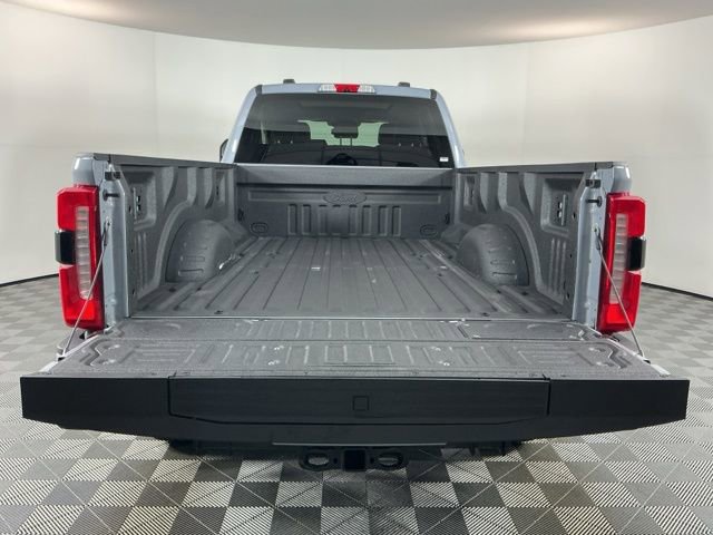 Certified 2025 Ford F350 Lariat w/ Black Appearance Package image 7