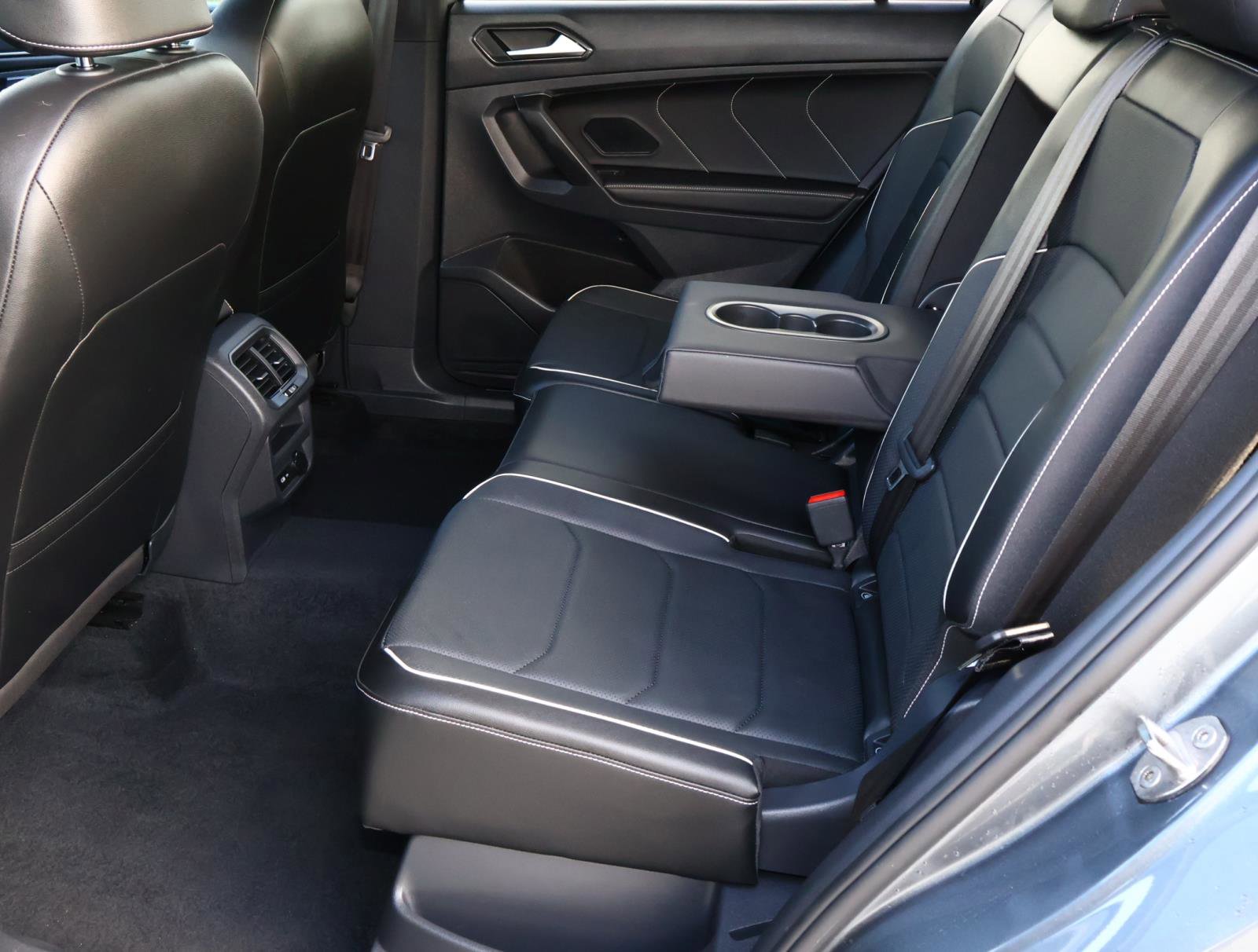 Used 2022 Volkswagen Tiguan SEL R-Line image 21