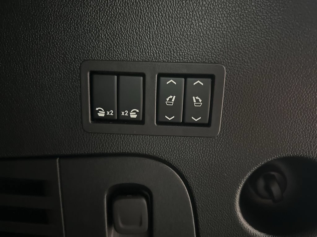 Used 2020 Chevrolet Tahoe Premier AWD/4WD image 37