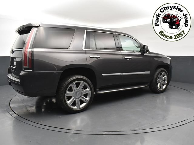 Used 2018 Cadillac Escalade Luxury AWD/4WD image 6