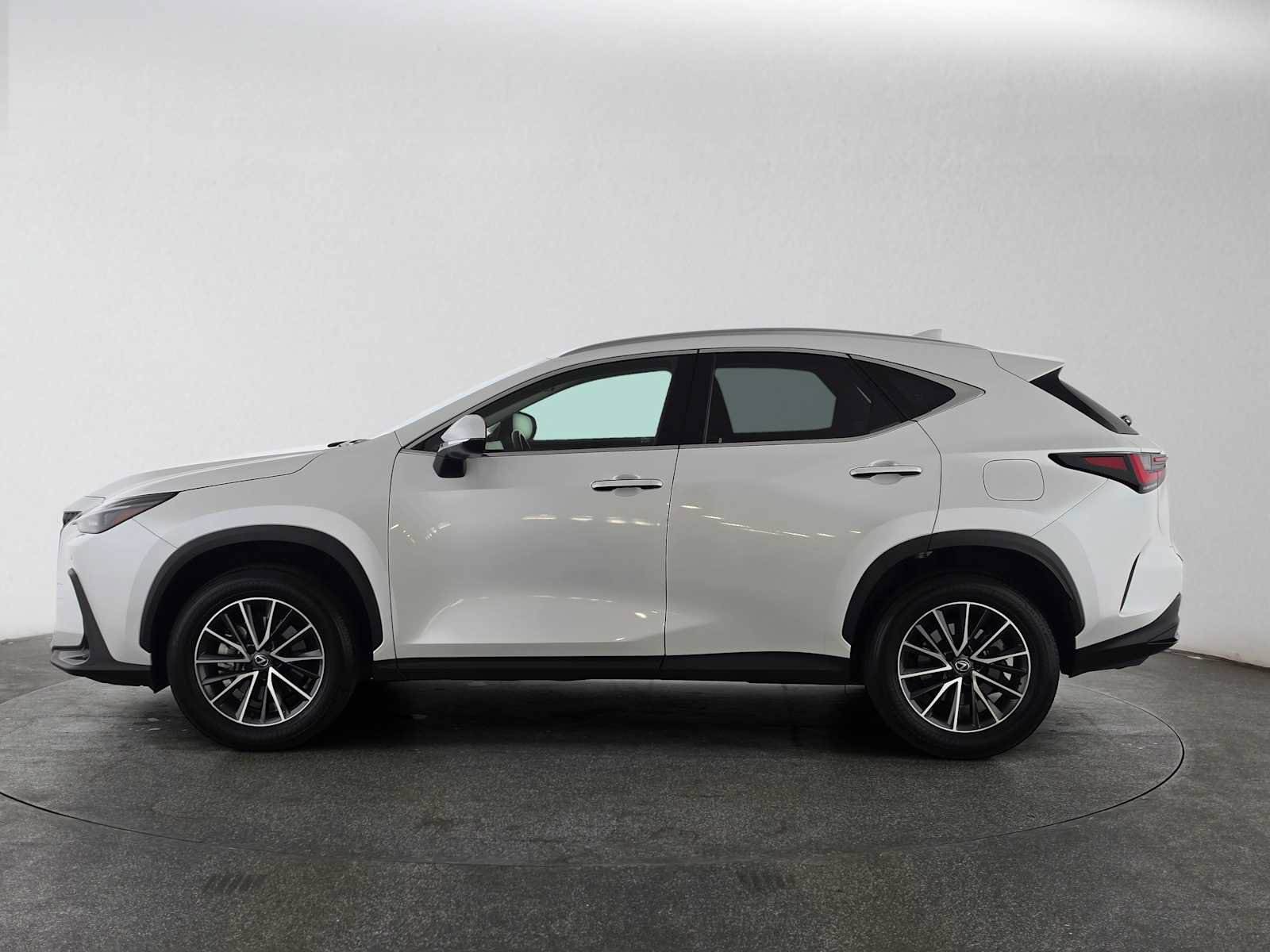 Certified 2025 Lexus NX 250 FWD image 6