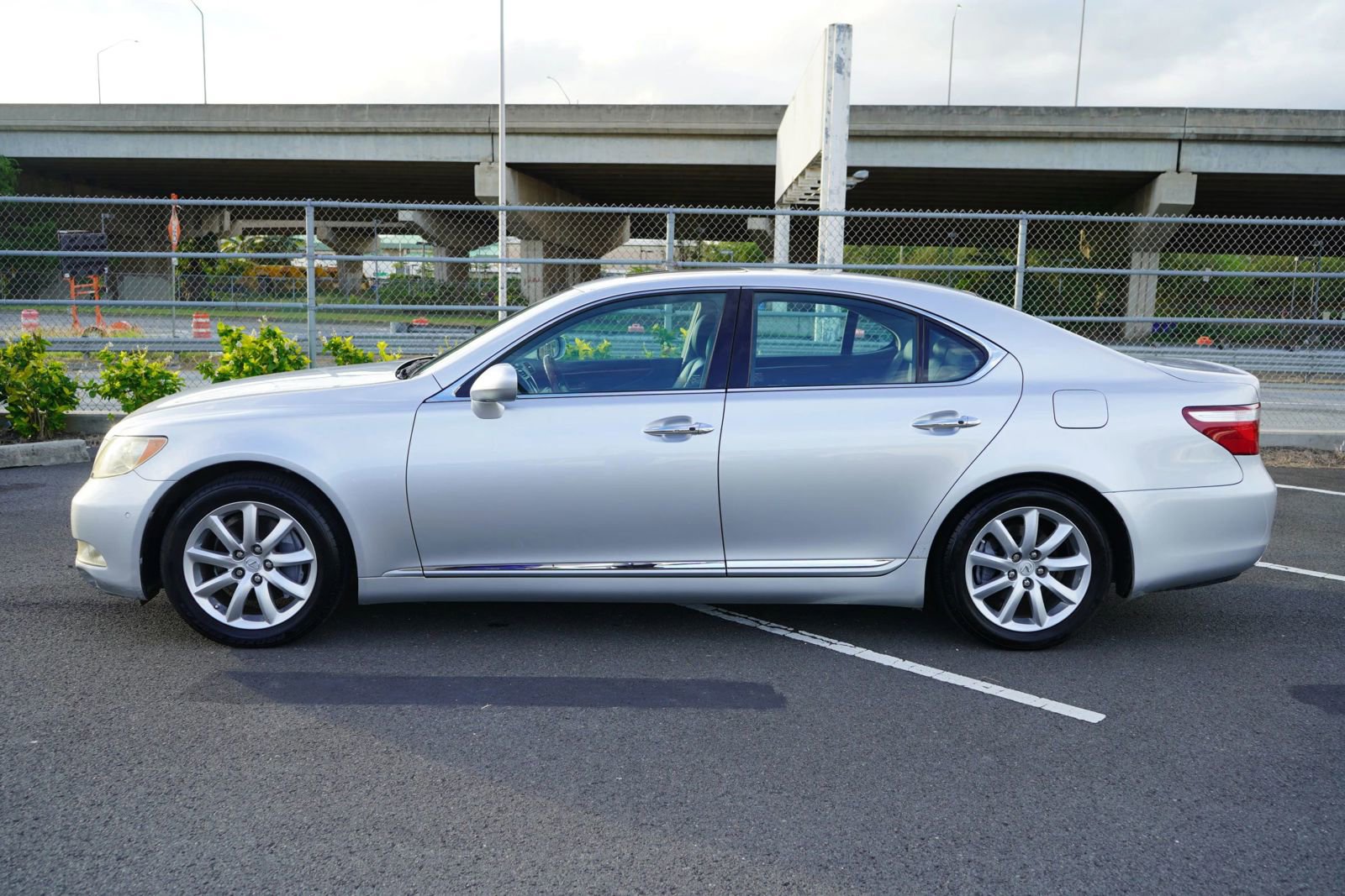 Used 2007 Lexus LS 460 LS 460 Sedan 4D image 2
