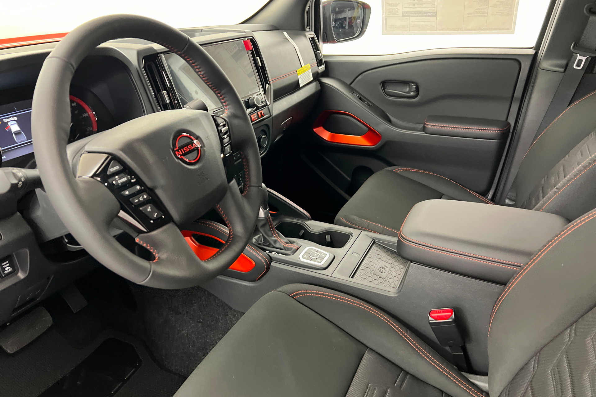 New 2026 Nissan Frontier PRO-4X w/ Pro-4x Convenience Package image 15