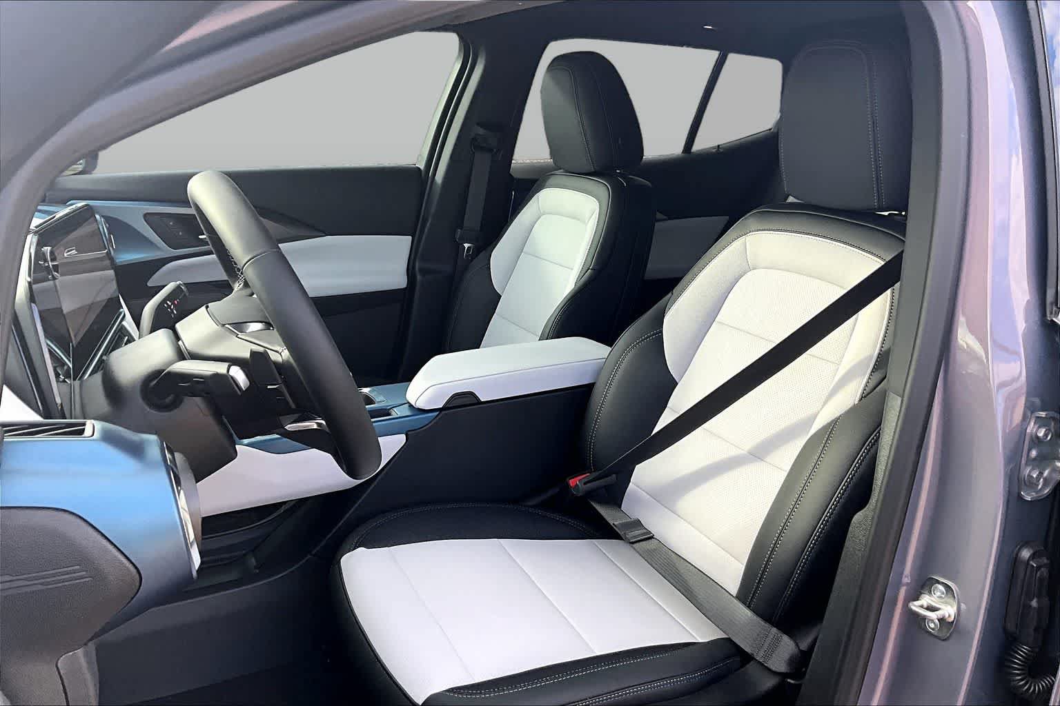 New 2026 Chevrolet Equinox EV LT w/ LPO, All-Weather Mat Package AWD/4WD image 10