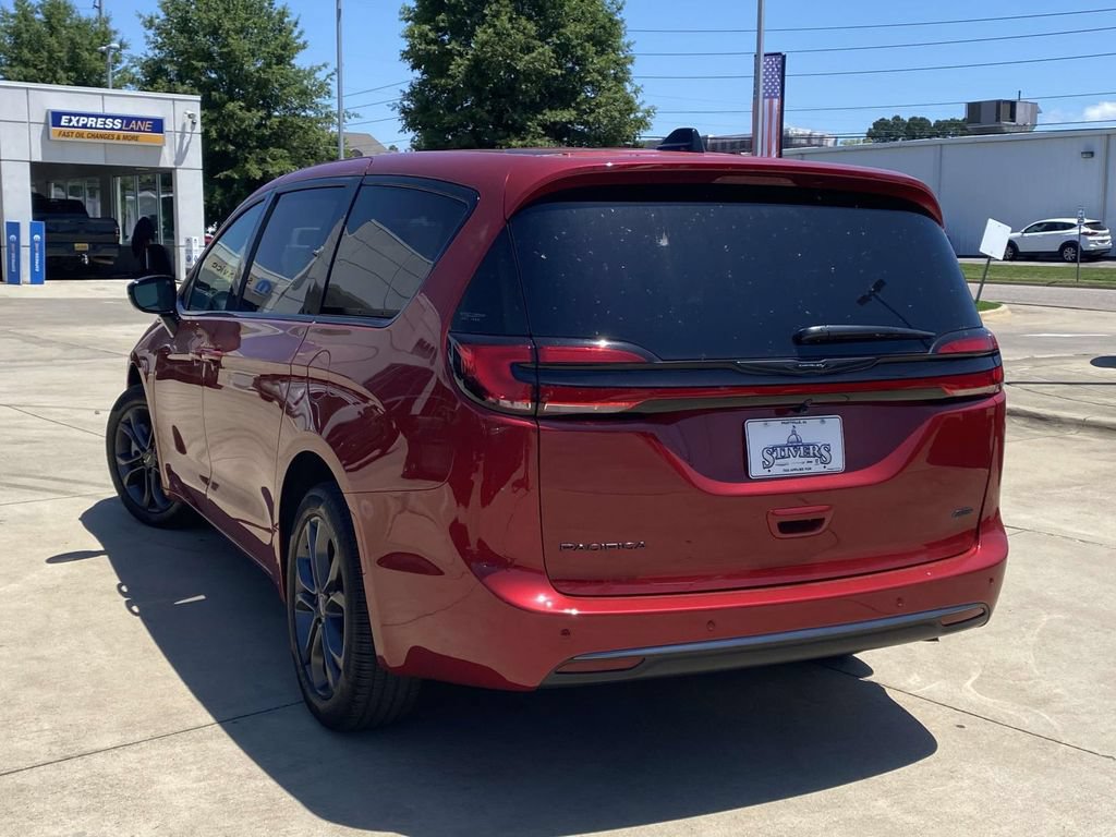 New 2026 Chrysler Pacifica Select AWD/4WD image 4