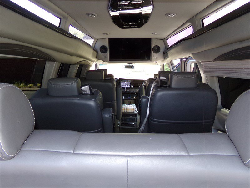 Used 2022 Chevrolet Express 2500 Extended RWD image 29