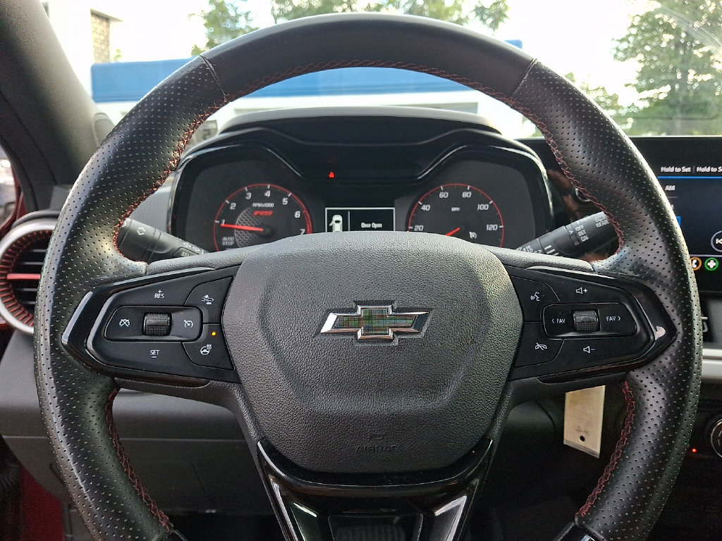 Certified 2024 Chevrolet Trax RS w/ Driver Confidence Package FWD image 18