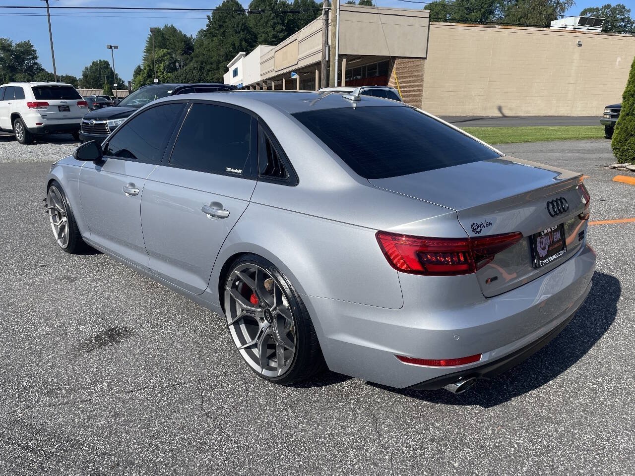 Used 2017 Audi A4 2.0T Premium w/ Audi MMI Navigation Plus AWD/4WD image 10
