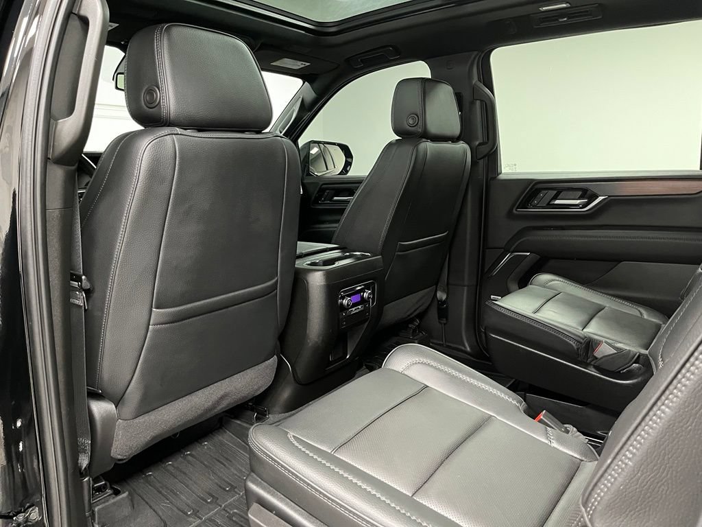 Used 2025 GMC Yukon XL Denali w/ Sun & Power Step Package AWD/4WD image 45