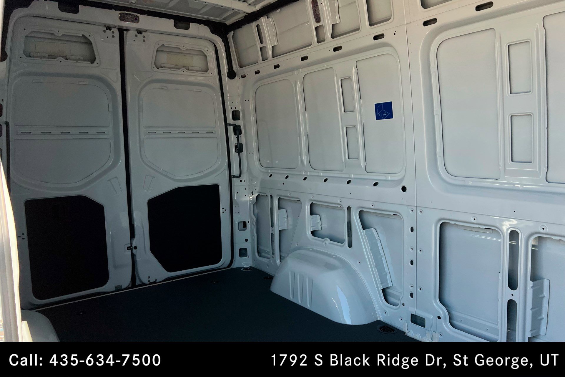 Used 2025 Mercedes-Benz Sprinter 2500 image 18