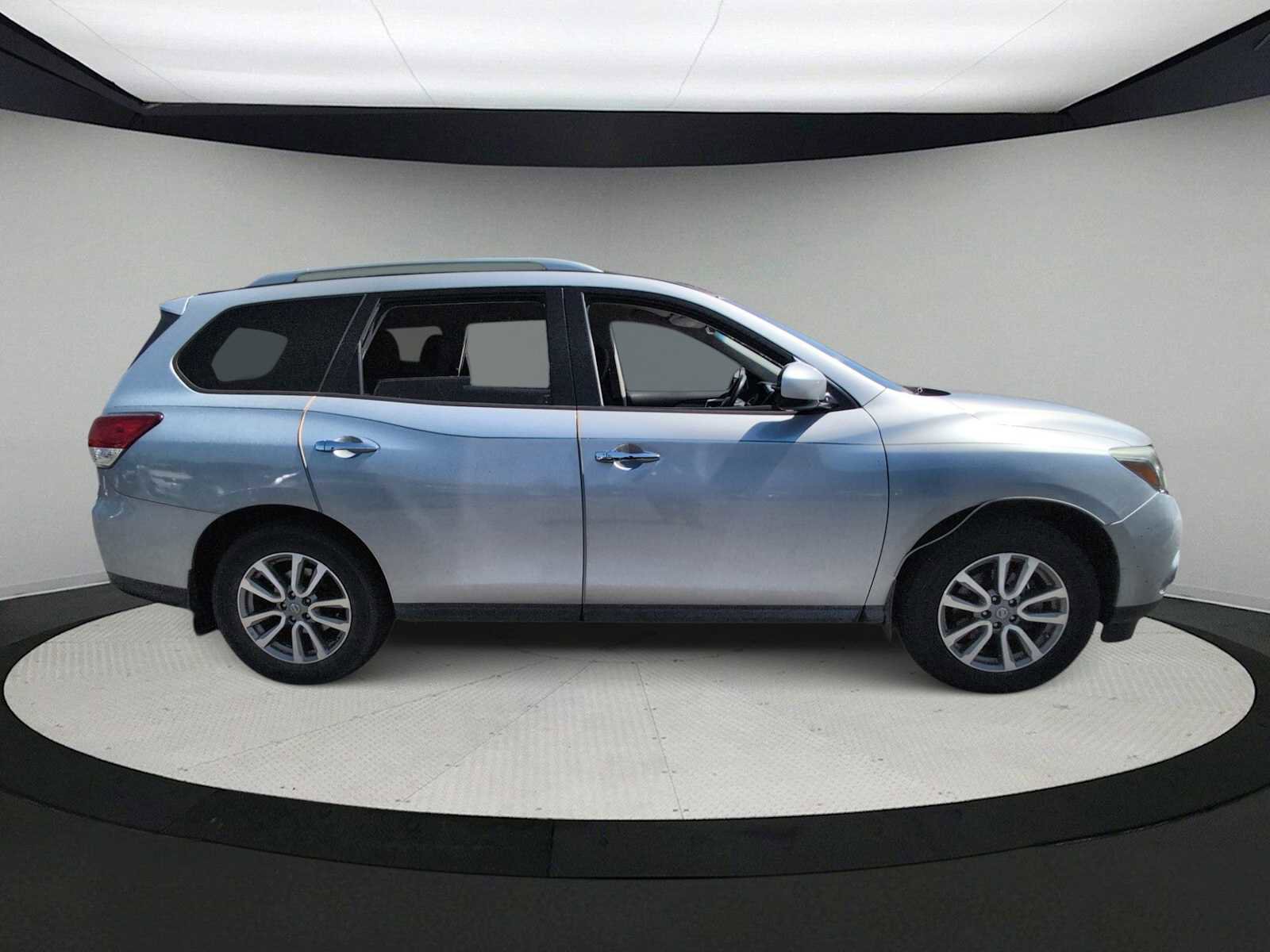 Used 2014 Nissan Pathfinder SV image 9