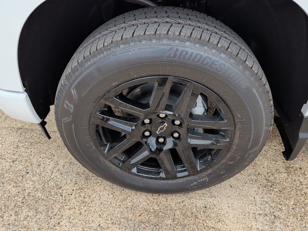 New 2026 Chevrolet Silverado 1500 Custom w/ LPO, Dark Essentials Package RWD image 40
