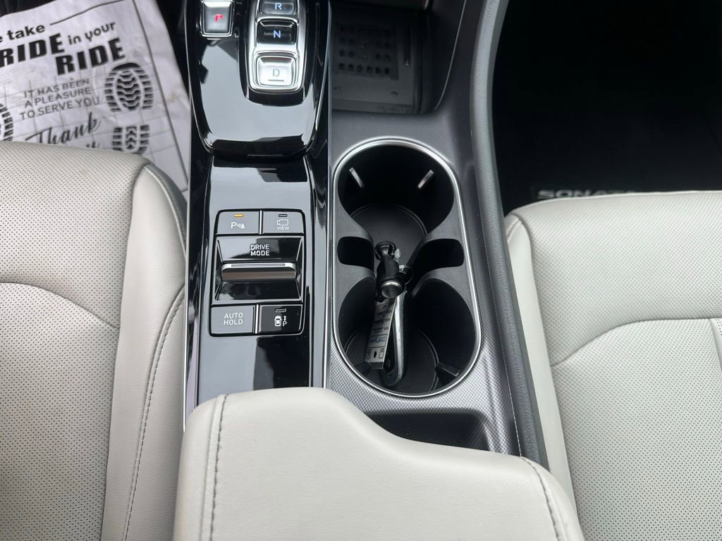 Used 2022 Hyundai Sonata Limited w/ Cargo Package image 17