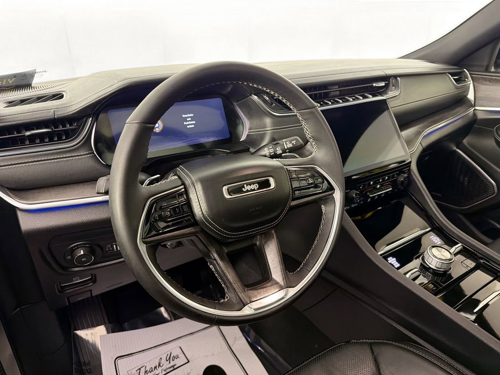 Used 2024 Jeep Grand Cherokee L Overland w/ Trailer Tow Package image 9