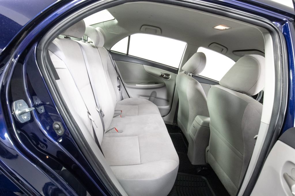 Used 2012 Toyota Corolla LE FWD image 11