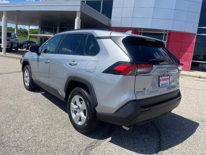 Used 2021 Toyota RAV4 LE w/ Carpet Mat Package (TMS) image 5