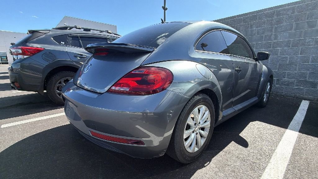 Used 2018 Volkswagen Beetle 2.0T S FWD image 2