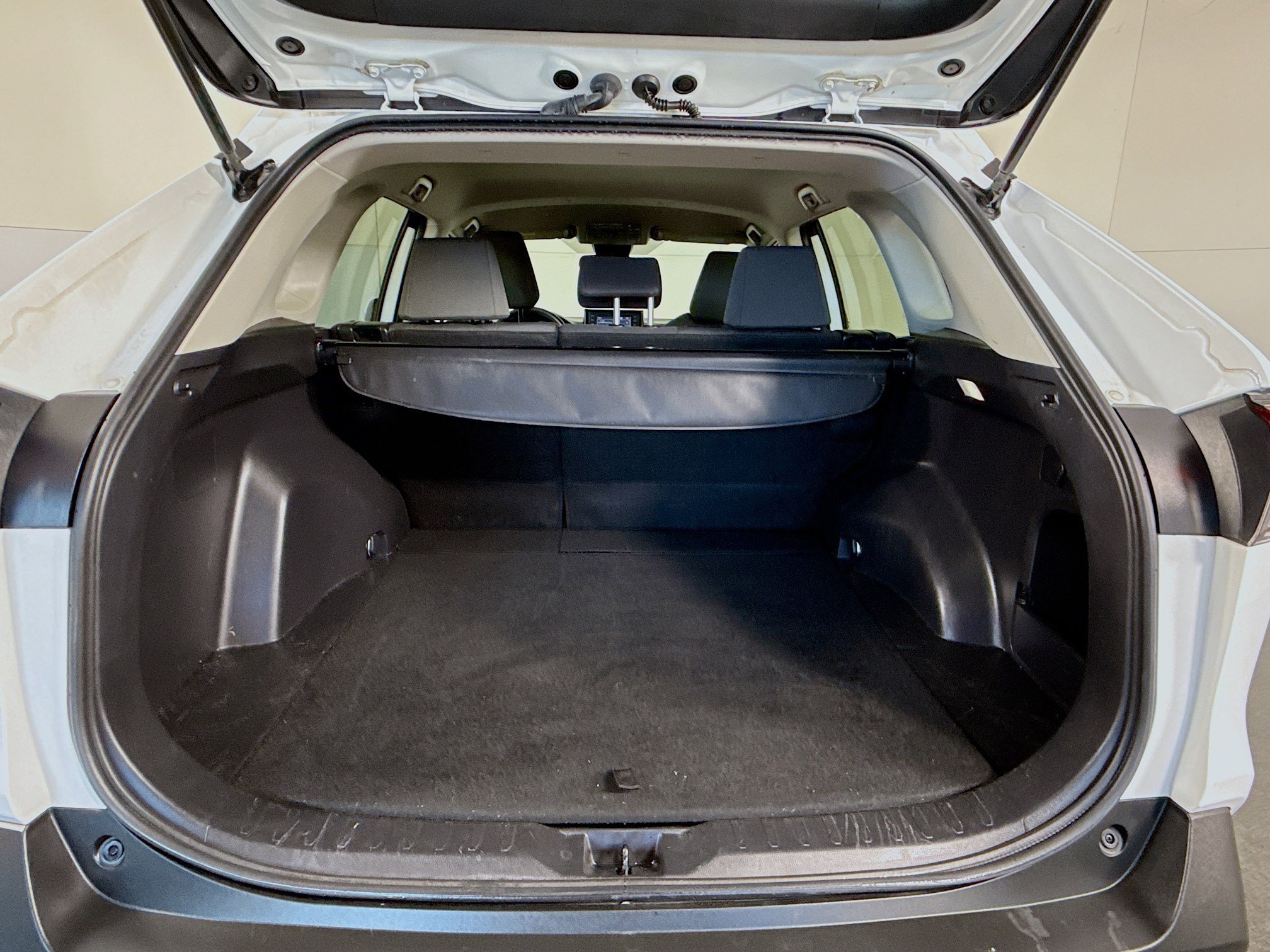 Used 2022 Toyota RAV4 XLE image 35