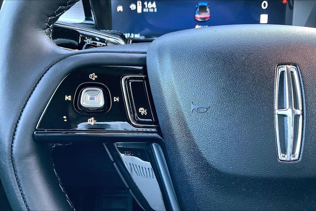 Used 2025 Lincoln Corsair Reserve image 18