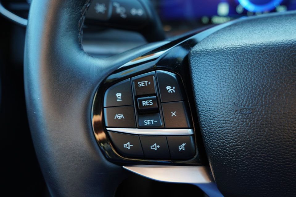 Certified 2022 Ford Explorer Platinum w/ Equipment Group 601A image 37