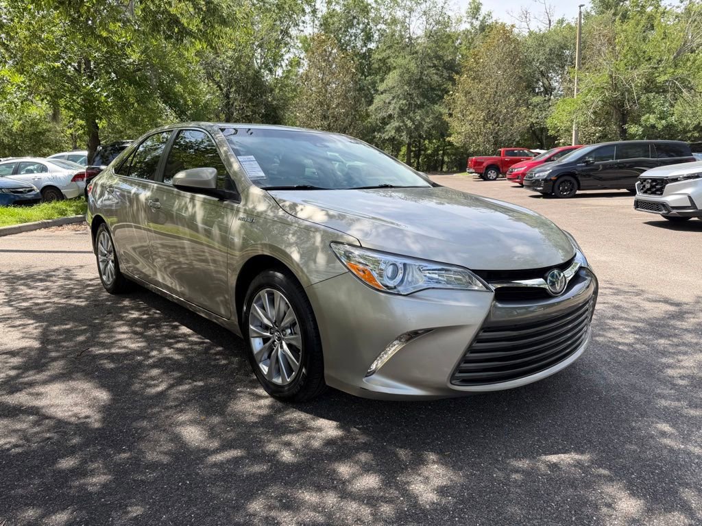 Used 2017 Toyota Camry XLE FWD video 1