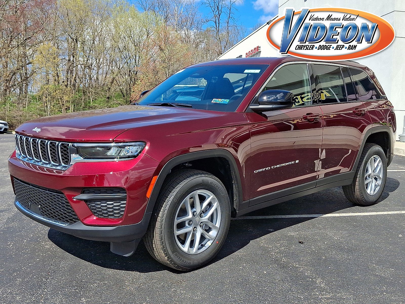 New 2026 Jeep Grand Cherokee Laredo X AWD/4WD image 1