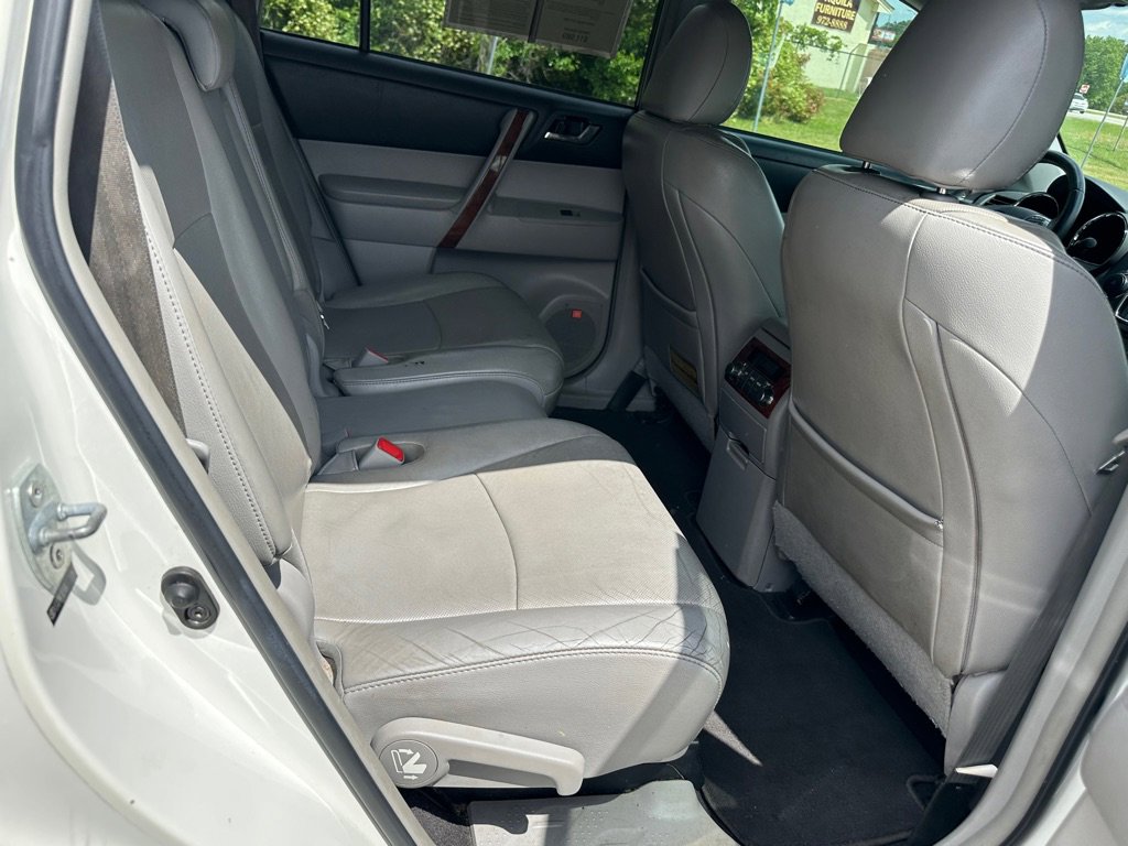 Used 2013 Toyota Highlander Limited FWD image 23