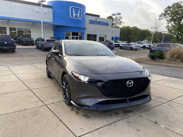 Used 2021 MAZDA MAZDA3 Hatchback w/Premium Plus Pkg image 2