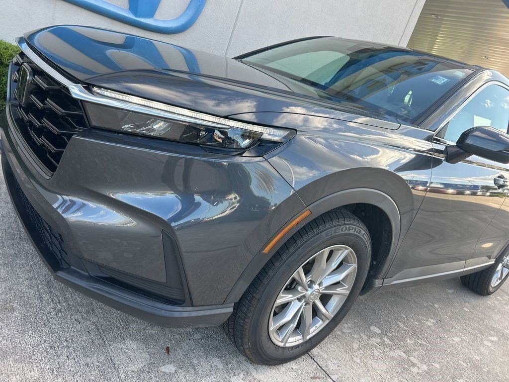 Used 2023 Honda CR-V EX image 4