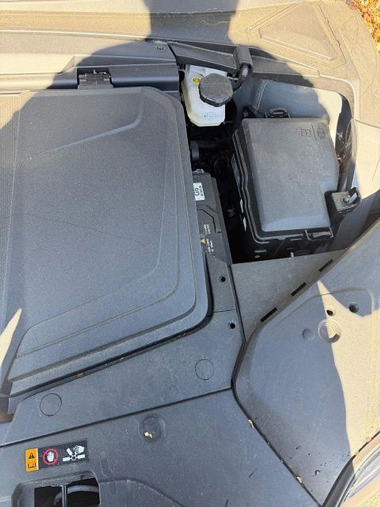 Used 2023 Genesis GV60 Performance image 12