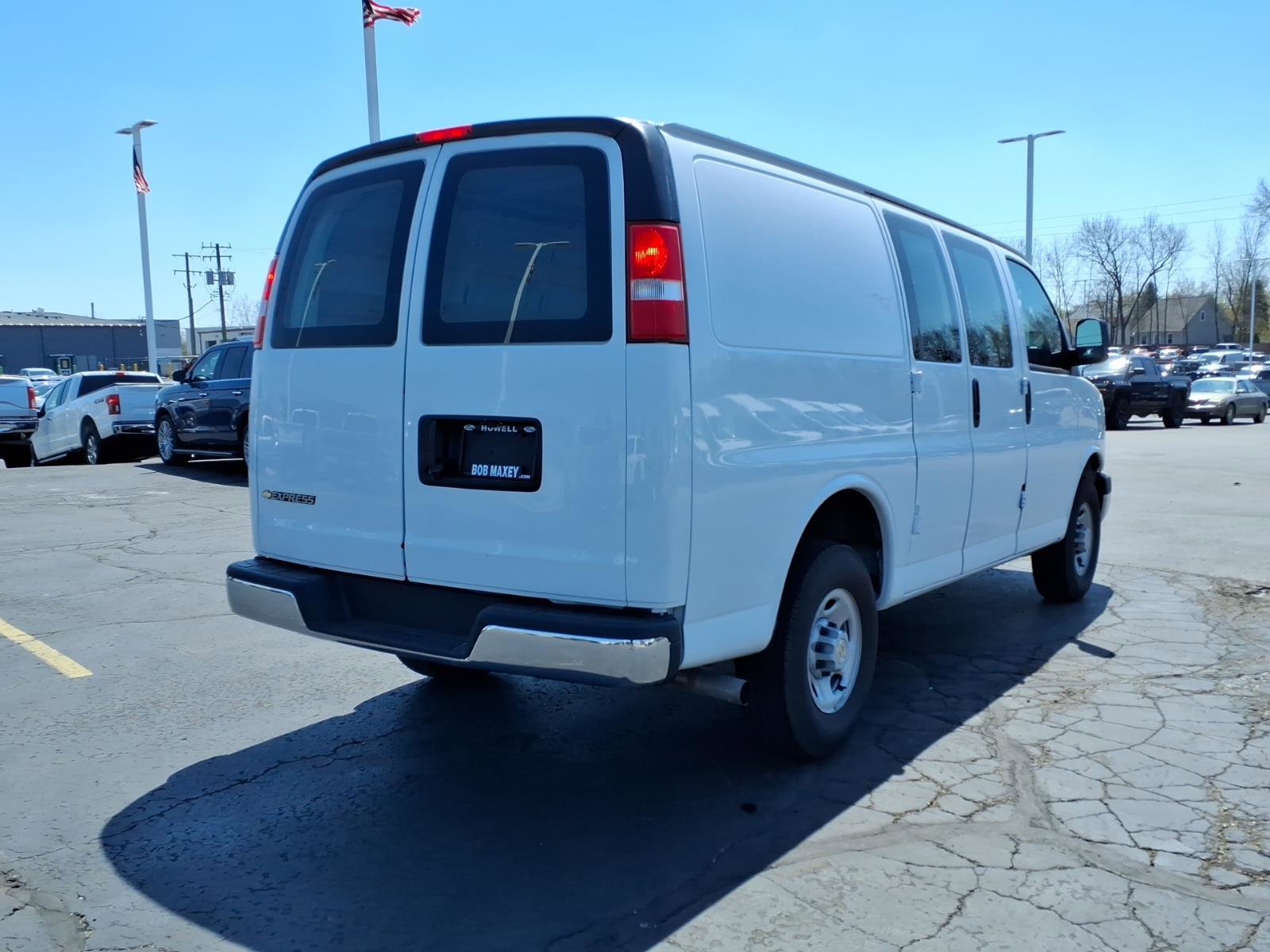 Used 2024 Chevrolet Express 2500 w/ Driver Convenience Package RWD image 6