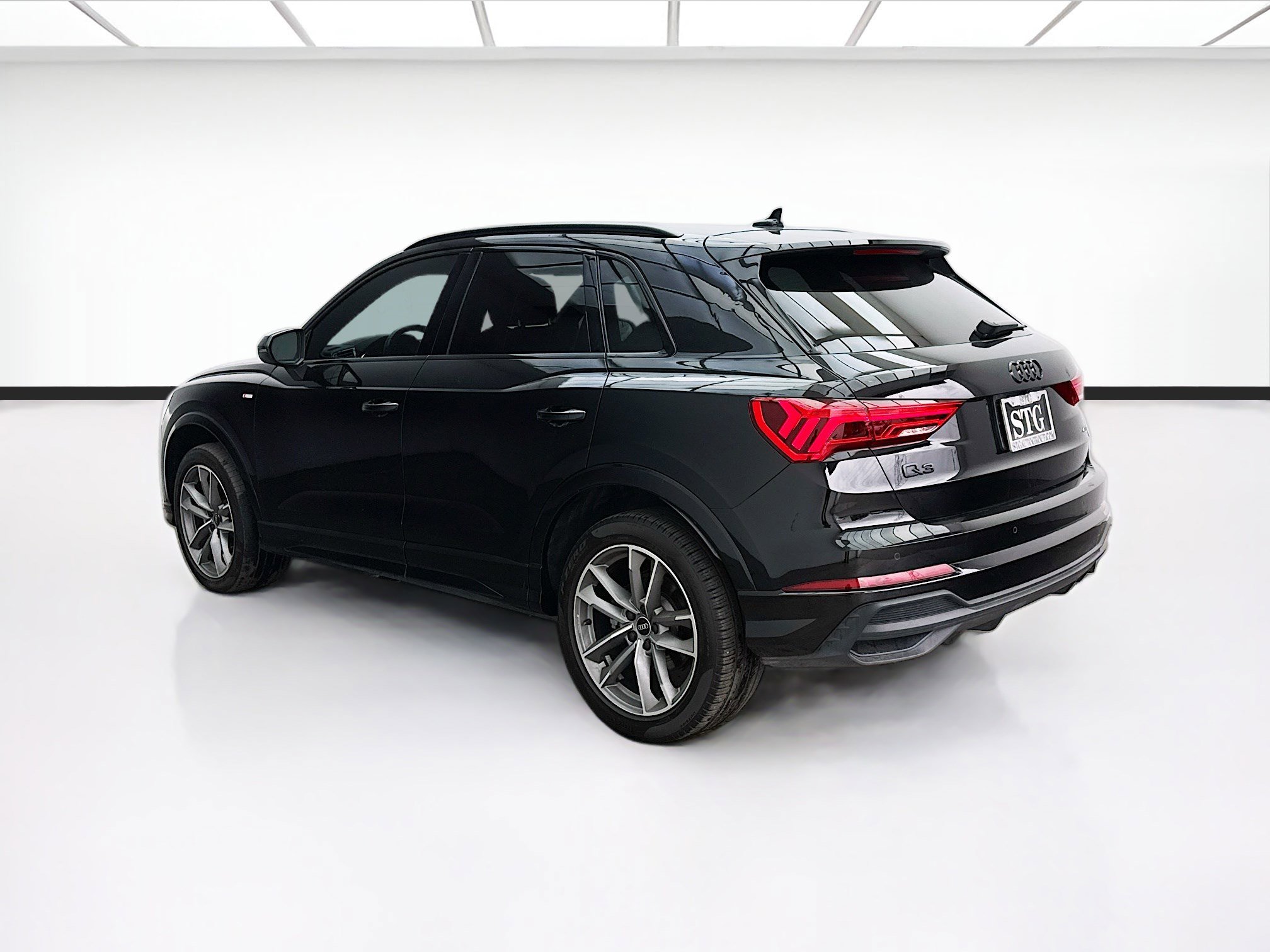Used 2024 Audi Q3 2.0T Premium Plus w/ Premium Plus Package AWD/4WD image 6